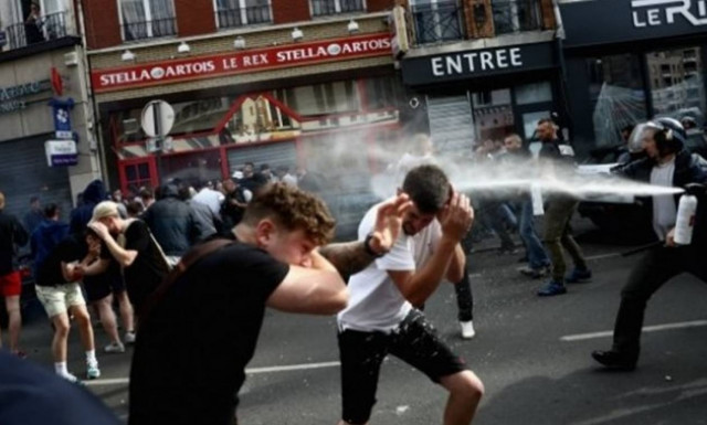 Euro 2016: Νέα επεισόδια με πρωταγωνιστές Βρετανούς χούλιγκανς στη Λιλ (videos)