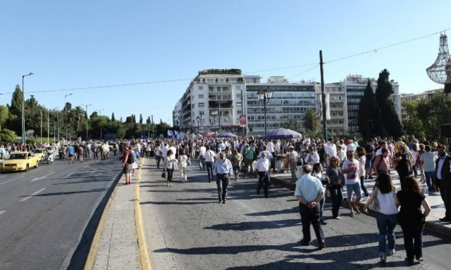 «Παραιτηθείτε» - Σύνταγμα LIVE εικόνα: Λεπτό προς λεπτό η συγκέντρωση διαμαρτυρίας