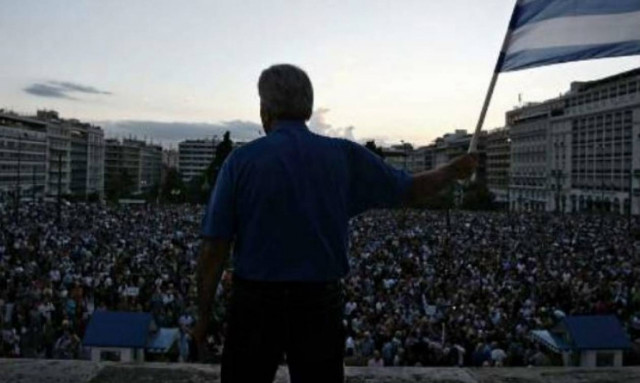 Παραιτηθείτε: Πρώτο θέμα στα social media η συγκέντρωση στο Σύνταγμα