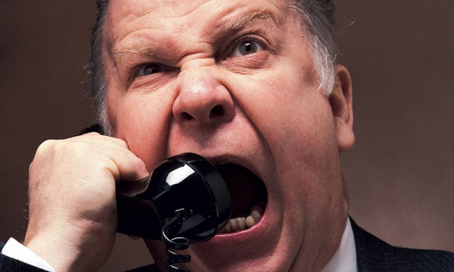 Απίστευτο και όμως ελληνικό: Τηλεφωνικό… bullying από την εφορία σε 83.000 φορολογούμενους!