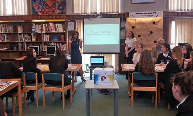 Βρετανία: Η τελευταία φωτογραφία της Τζο Κοξ πριν τη δολοφονία (Pics)