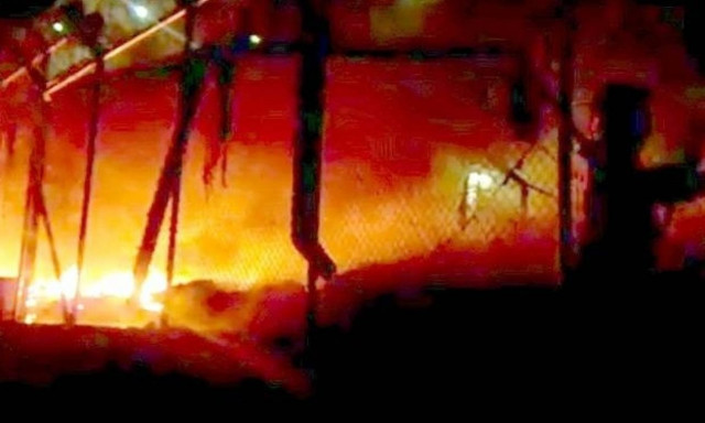 Μυτιλήνη: Ένταση στο Κέντρο Υποδοχής Μεταναστών - Έβαλαν φωτιά σε κοντέινερ