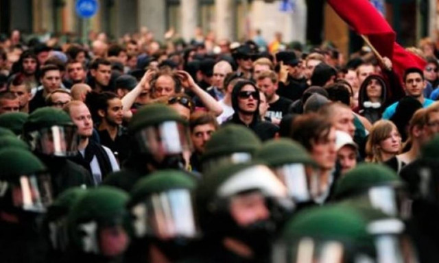 «Χέρι-Χέρι κατά του Ρατσισμού»:  Χιλιάδες άνθρωποι διαδήλωσαν σε πόλεις της Γερμανίας