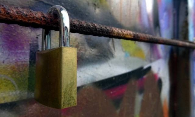 Καταστροφικό το 2016: Λουκέτο σε 10.000 επιχειρήσεις μέσα σε ένα εξάμηνο