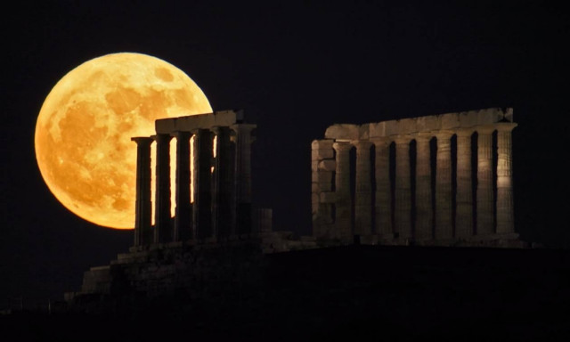 Σπάνιο φαινόμενο: Τι θα συμβεί απόψε λίγο μετά τα μεσάνυχτα;