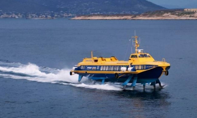 Βλάβη σε ιπτάμενο δελφίνι με 143 επιβάτες