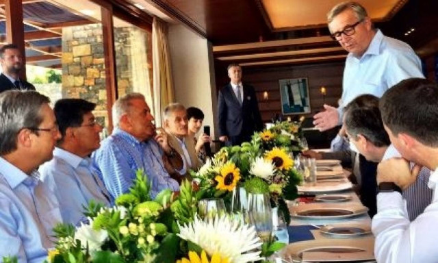 Γεύμα Αβραμόπουλου - Γιούνκερ: Είσαι φίλος της Ελλάδας και η Ελλάδα είναι φίλη σου