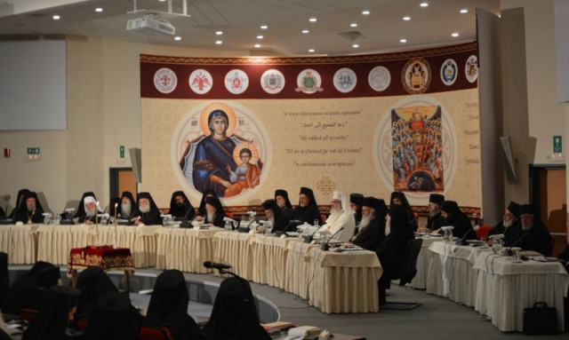 Με πικρίες για τις απουσίες και μηνύματα για ενότητα άρχισε η Πανορθόδοξος (photos)