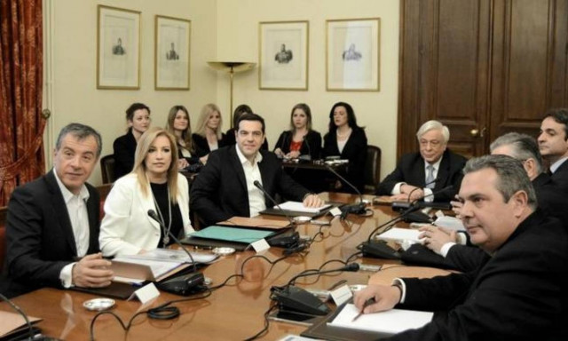 «Μυρίζει μπαρούτι» για εκλογικό νόμο και συνταγματική αναθεώρηση