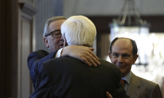 Γιούνκερ σε Παυλόπουλο: Θαυμάζω τις προσπάθειες των Ελλήνων