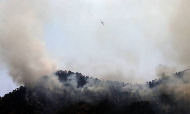 Πύρινη κόλαση στην Κύπρο - Απομακρύνουν τους κατοίκους (pics + video)