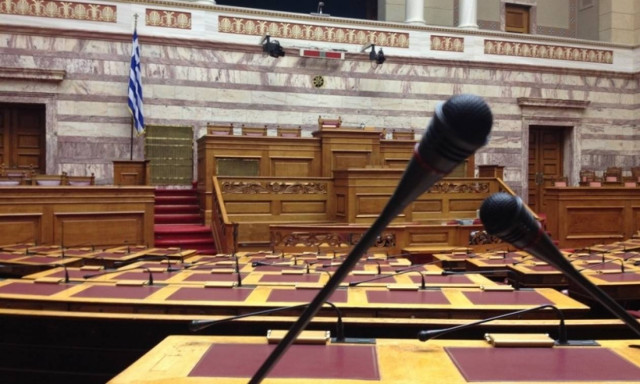 Ο Καμμένος πρότεινε χορήγηση διπλώματος στα 17 και έφαγε... άκυρο!