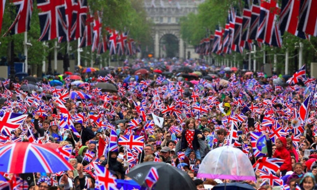 Brexit - Δημοψήφισμα: Και ξαφνικά έκλεψαν την παράσταση – Δείτε τις εικόνες που κάνουν θραύση