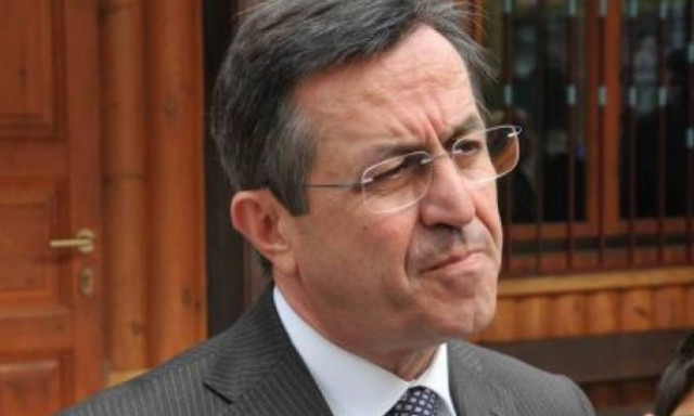 Νικολόπουλος: «Οι διαδικτυακοί κίνδυνοι απειλούν τα Ελληνόπουλα και το υπουργείο είναι... Off line!»