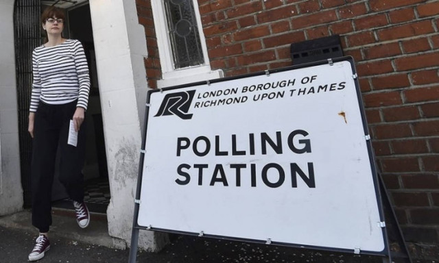 Δημοψήφισμα Brexit: Άνοιξαν οι κάλπες στη Βρετανία (Vid)