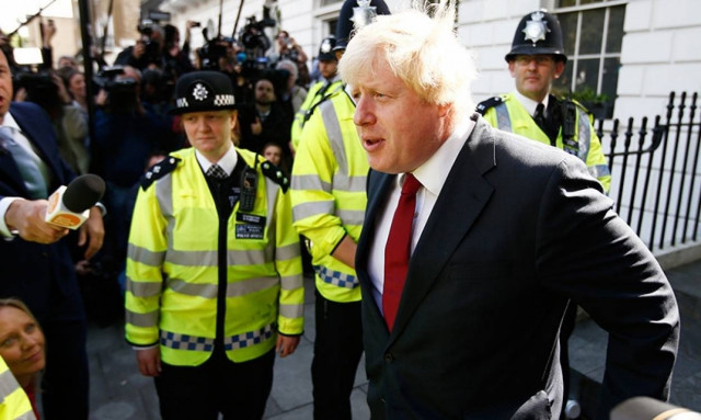 «Είσαι απόβρασμα, προδότης» - «Θερμή» υποδοχή από οπαδούς του Bremain στον Τζόνσον