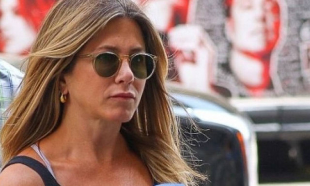 Μα τι κορμί είναι αυτό: Δείτε την Jennifer Aniston με αθλητικό κολάν!