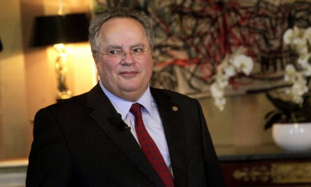 Τηλεφωνικές επαφές Κοτζιά, με ομολόγους του, για το Brexit