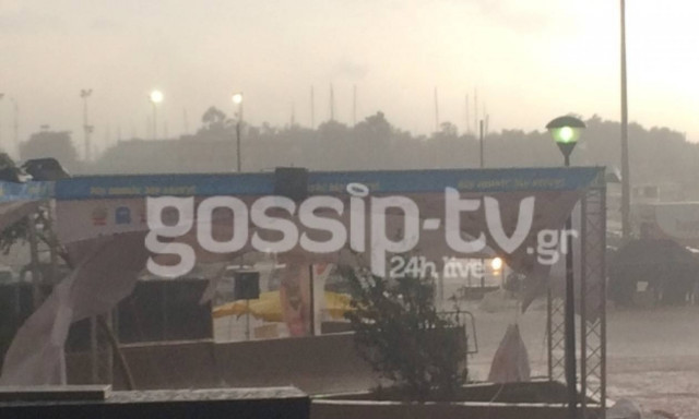 MAD VMA 2016: Χαμός από την καταιγίδα – Μούσκεμα οι celebrities