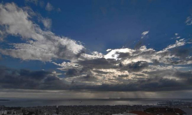 Ο καιρός τρελάθηκε: Με ζέστη και καταιγίδες η Τρίτη - Δείτε που θα σημειωθούν τα φαινόμενα (pics)