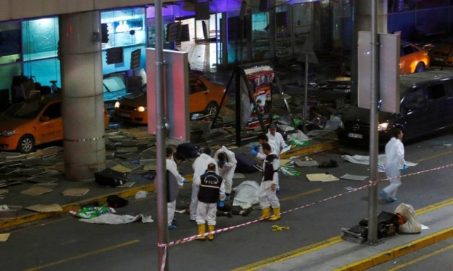 Βίντεο ντοκουμέντο: Η στιγμή που ο βομβιστής ανατινάσσεται στο αεροδρόμιο Ατατούρκ