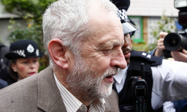 Βρετανία: Οι Εργατικοί γύρισαν την πλάτη στον Κόρμπιν - Δεν φεύγω λέει ο ίδιος