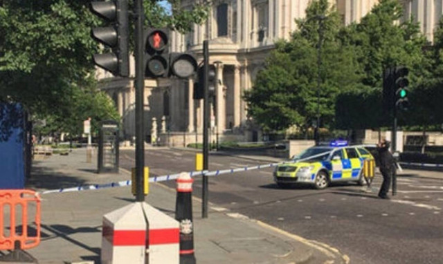 Συναγερμός στο Λονδίνο: Βρέθηκε ύποπτο πακέτο στο κέντρο της πόλης