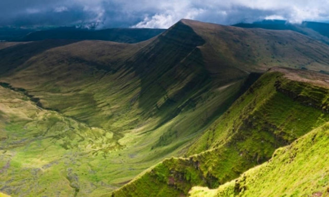 Επιχείρηση διάσωσης για είκοσι αγνοούμενα παιδιά στην Ουαλία
