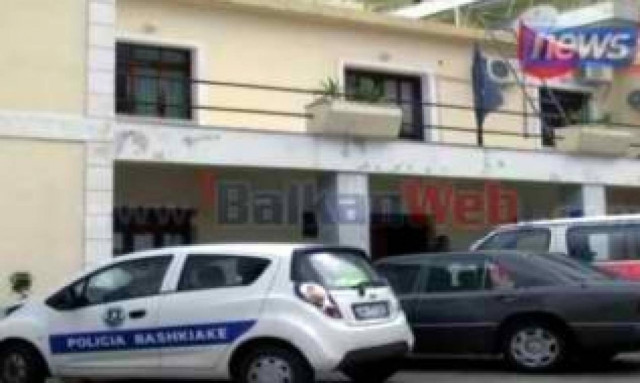 Ξύλο στο Δ.Σ. Χειμάρρας: Αλβανός χτύπησε Έλληνα δημογέροντα (vid)