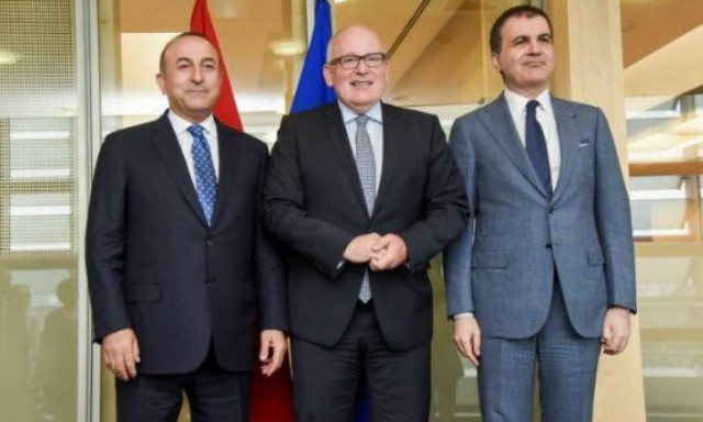 Τίμερμανς: «Εποικοδομητικές» οι συνομιλίες για την κατάργηση της τουρκικής βίζας