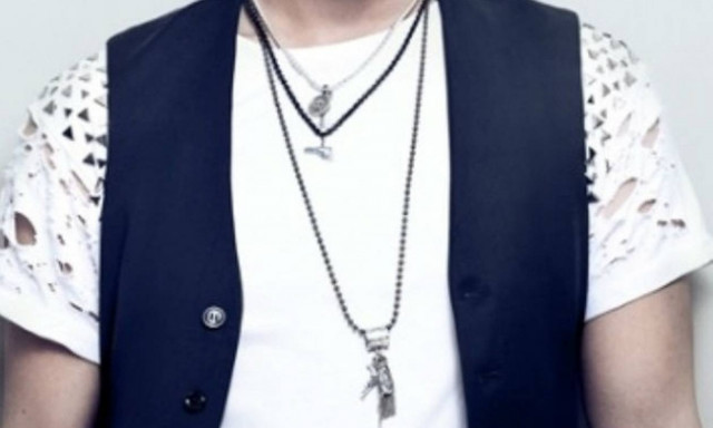 Έλληνας τραγουδιστής αναβάλλει εμφάνισή του λόγω προβλήματος υγείας! Τι συμβαίνει;