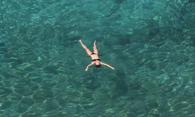 Οι 10 παραλίες της Αττικής που θα απολαύσεις δωρεάν το μπάνιο σου