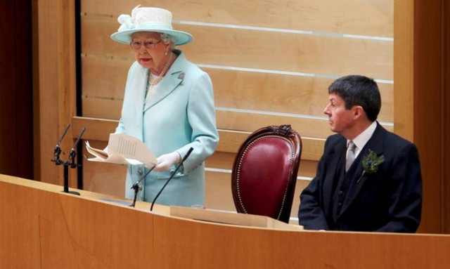 Βασίλισσα Ελισάβετ: Δύσκολο να παραμείνουμε ήρεμοι όταν όλα αλλάζουν τόσο γρήγορα