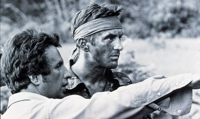 Πέθανε ο σκηνοθέτης του Ελαφοκυνηγού Μάικλ Τσιμίνο (Pics & Vid)