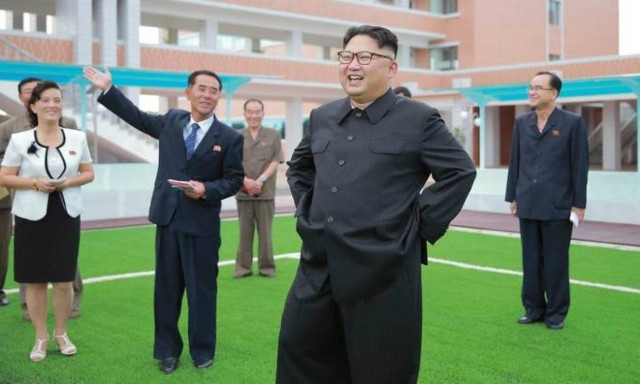 Ο Κιμ Γιονγκ-oυν διδάσκει τους καθηγητές πώς να... διδάσκουν!