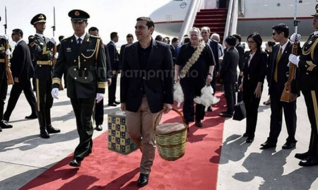 Χαμός στα social media με την παρουσία Τσίπρα στο Πεκίνο