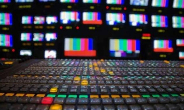 Τηλεοπτικές άδειες: «Πόλεμος» ανακοινώσεων από ΣΥΡΙΖΑ και ΝΔ