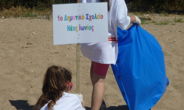 Καθαρές παραλίες: Συνεργασία του Δικτύου Μεσόγειος SOS με τον Ερυθρό Σταυρό