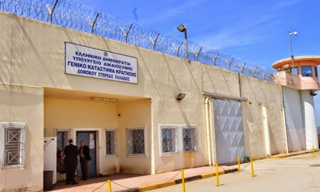 Έρευνες και συλλήψεις μετά το αιματηρό επεισόδιο στις φυλακές Δομοκού - Βρήκαν αυτοσχέδια μαχαίρια