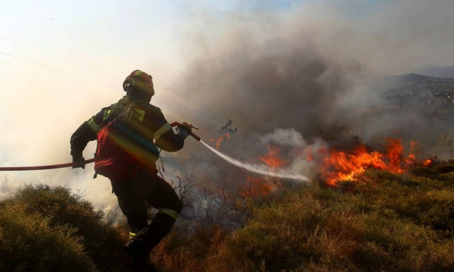 Υπό έλεγχο η φωτιά στη Ναυπακτία