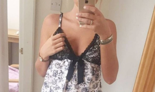 Πήγε να αγοράσει πιτζάμες και δεν πίστευε πόσο… σέξι αποδείχθηκαν! (photos)