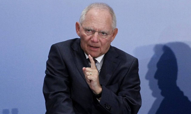 Brexit: Αντιδρά ο Σόιμπλε σε ενδεχόμενη κούρσα μείωσης της φορολογίας