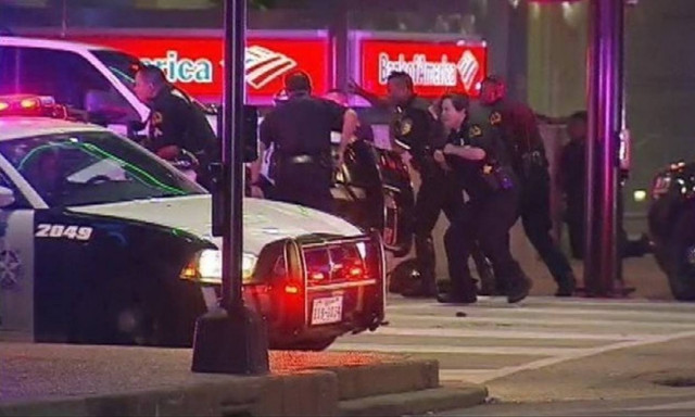 Χάος στις ΗΠΑ: Πέντε αστυνομικοί νεκροί από ελεύθερους σκοπευτές