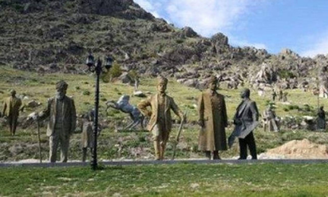 Τουρκία: Έβαλαν άγαλμα του Κεμάλ στην αυλή αρμενικής εκκλησίας