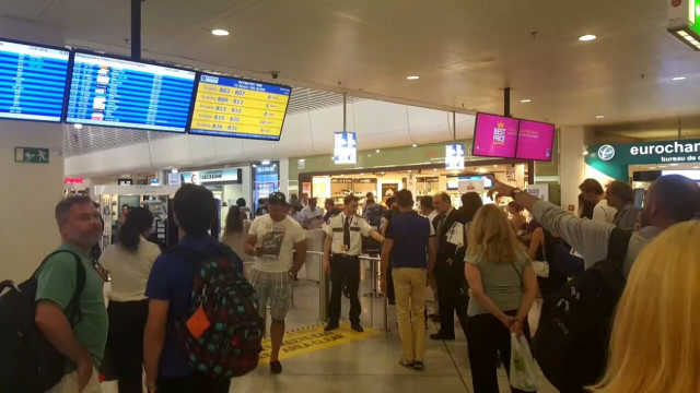 «Τα άκουσε» ο Αλεξιάδης στο Ελ. Βενιζέλος (pics)