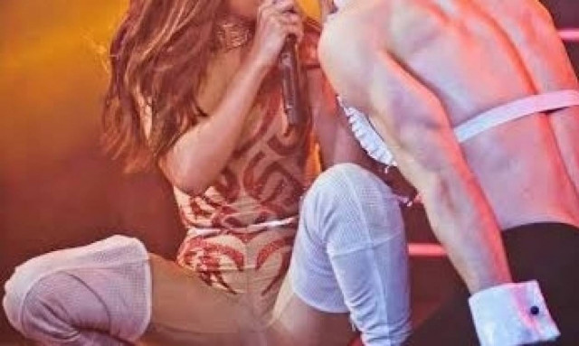 Ποια τραγουδίστρια «κερνάει» τα πρώτα τραπέζια πίστα;