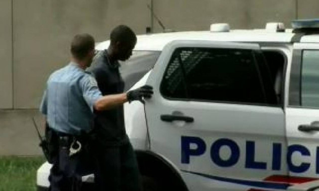 Συναγερμός στις ΗΠΑ: Συνελήφθη ένοπλος με αυτόματο όπλο στο Καπιτώλιο (Vids)