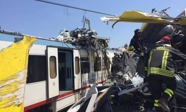Σύγκρουση τρένων Ιταλία: Εικόνες σοκ από την τραγωδία