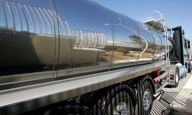 Φορτηγό από εταιρεία - φάντασμα έκανε δρομολόγιο με επικίνδυνα χημικά