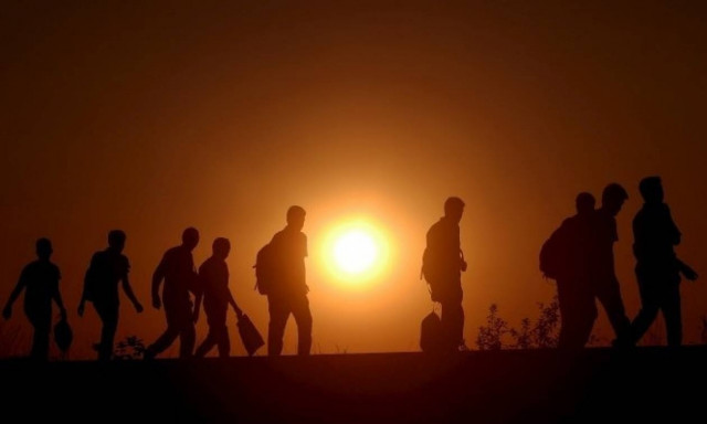 EE: Αυξάνονται οι μετεγκαταστάσεις προσφύγων